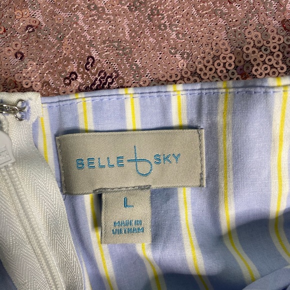 Off The Shoulder Blouse - Picture 3 of 6